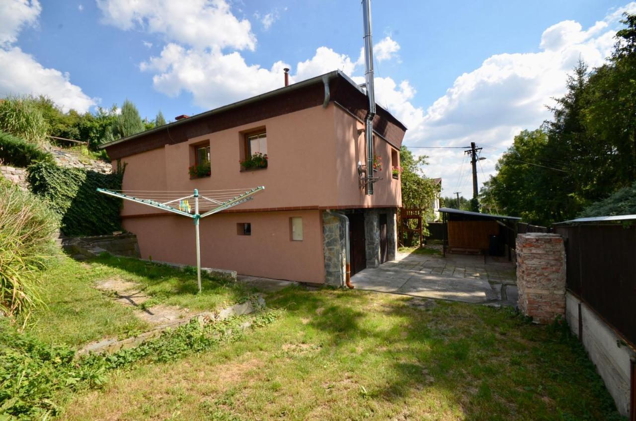 Apartment U Lesa Byst (Pardubice) Exterior photo